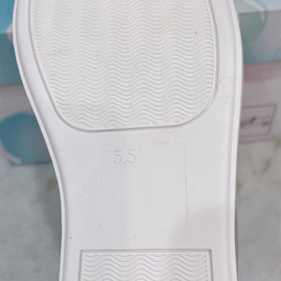 SODA Women’s Faux Leather Gray Croft Slip On - Picture 12 of 13